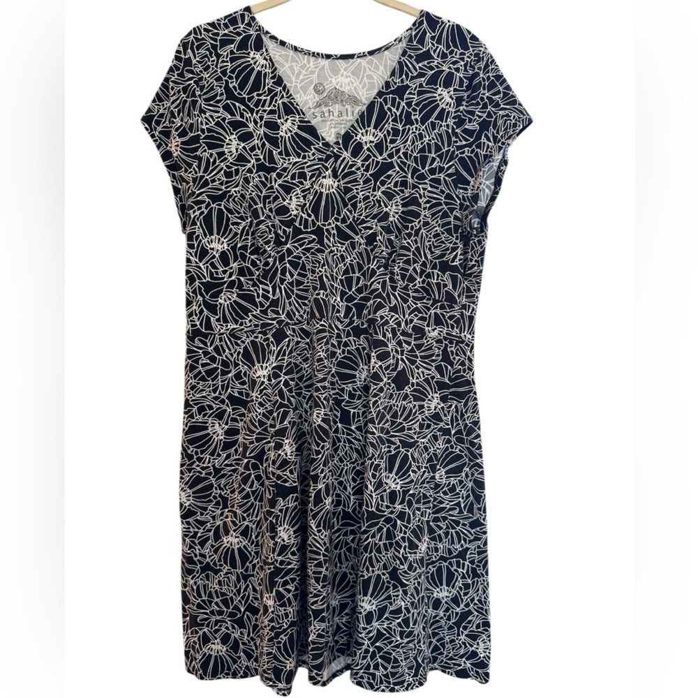Sahalie Women's Black and White Floral Midi Dress PXL